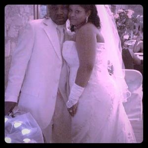 PLUS SIZE IVORY/SILVER WEDDING DRESS